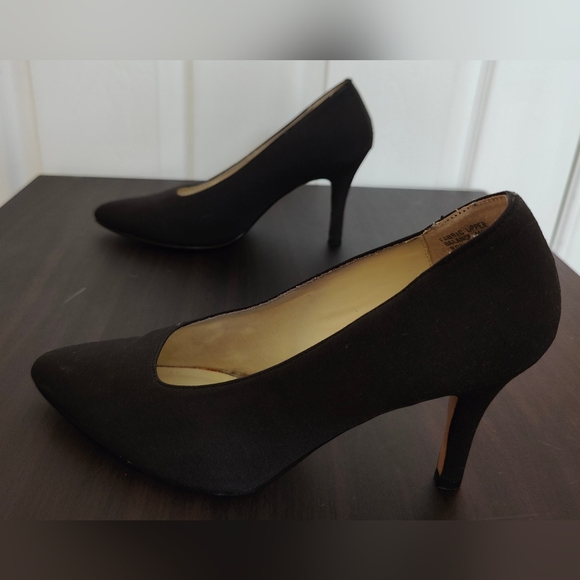 Sam & Libby Black Heels - Picture 2 of 6